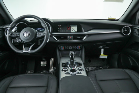 New 2025 Alfa Romeo Stelvio Sprint image 12