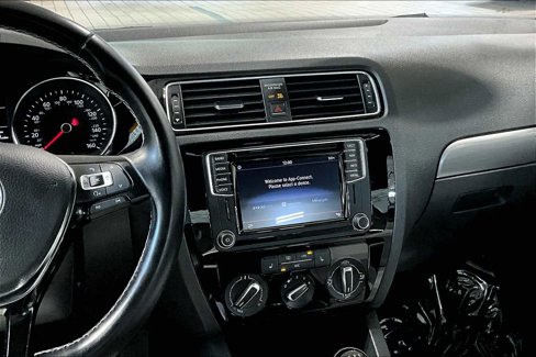 Used 2016 Volkswagen Jetta Sport image 5