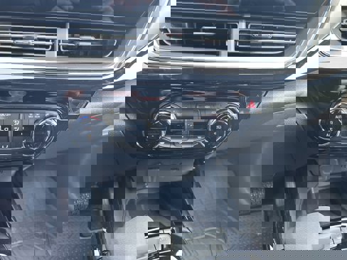 New 2025 Chevrolet Trax RS w/ Sunroof Package image 15