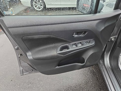 Used 2021 Nissan Versa SV image 8