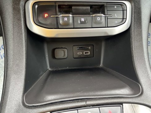 Used 2023 GMC Acadia SLT image 31