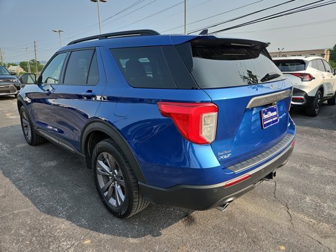 Certified 2022 Ford Explorer XLT w/ Equipment Group 202A image 5