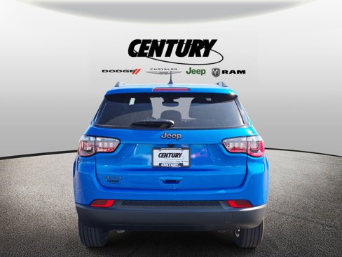 New 2026 Jeep Compass Latitude image 4