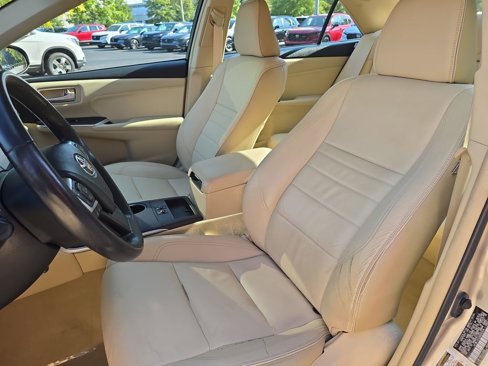 Used 2016 Toyota Camry XLE image 14