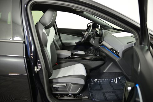 Used 2023 Volkswagen ID.4 Pro image 16