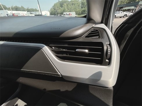 Certified 2018 GMC Yukon SLT w/ Open Road Package image 28