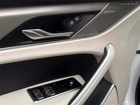 New 2025 Jaguar F-PACE R-Dynamic S image 15