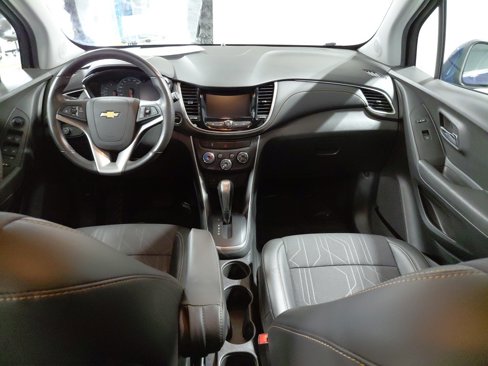 Certified 2020 Chevrolet Trax LT w/ LT Convenience Package image 3