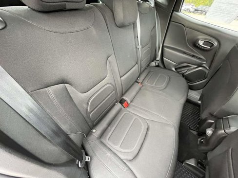 Used 2022 Jeep Renegade Latitude w/ Convenience Group image 29