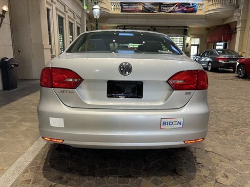 Used 2014 Volkswagen Jetta SE image 4
