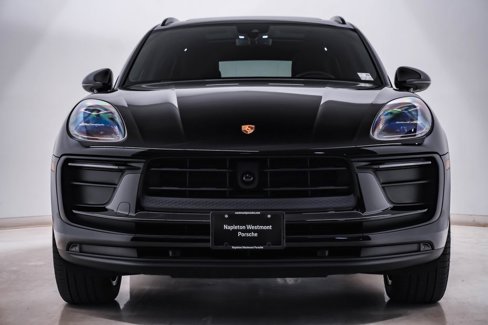 Certified 2025 Porsche Macan image 6
