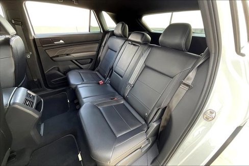 Used 2021 Volkswagen Atlas Cross Sport SE image 26