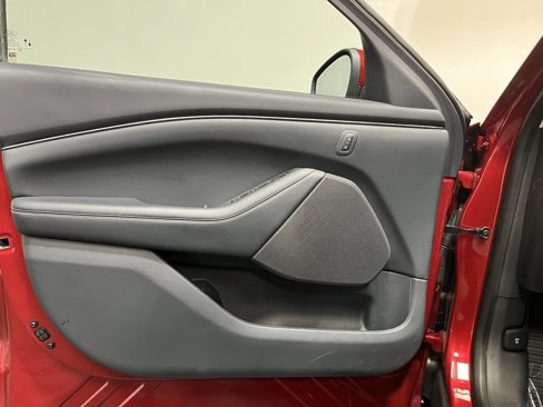 Used 2021 Ford Mustang Mach-E Select image 13