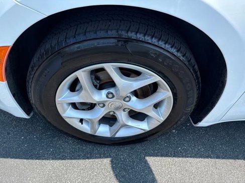 Used 2020 Chrysler Pacifica Limited image 30