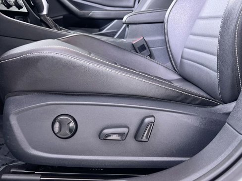 Used 2023 Volkswagen Jetta SE image 12