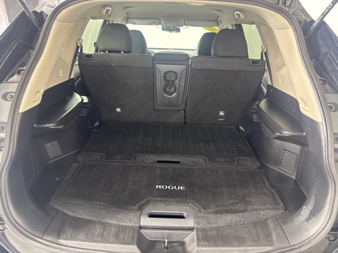 Used 2016 Nissan Rogue SV image 18