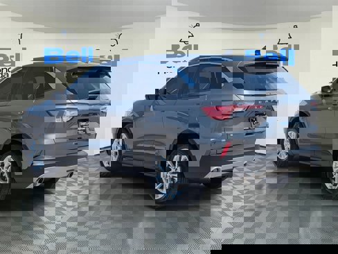 Used 2022 Ford Escape SE image 3