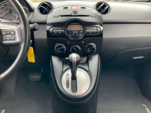 Used 2013 MAZDA MAZDA2 Touring image 33