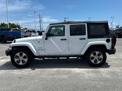 Used 2018 Jeep Wrangler Unlimited Sahara image 2