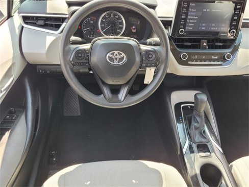 Used 2021 Toyota Corolla LE image 10