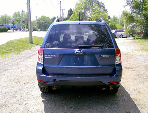 Used 2011 Subaru Forester 2.5X Premium w/ All-Weather Pkg image 10