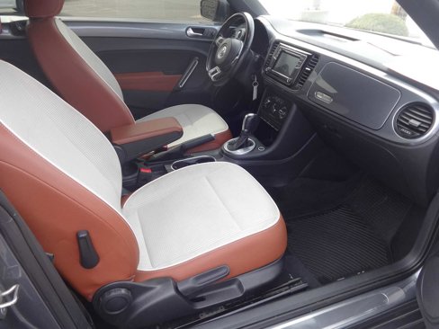 Used 2017 Volkswagen Beetle 1.8T Classic image 9