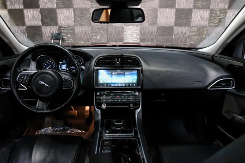 Used 2017 Jaguar XE Prestige image 14