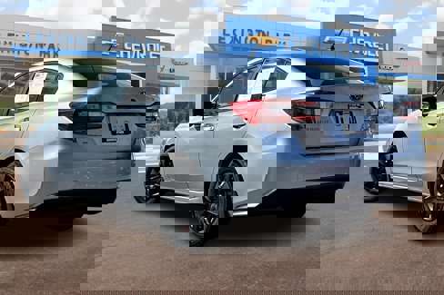 Used 2018 Subaru Impreza 2.0i image 2