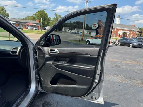 Used 2014 Jeep Grand Cherokee Limited w/ Luxury Group II image 27