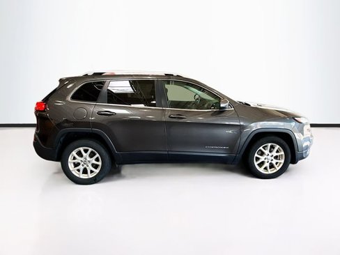 Used 2016 Jeep Cherokee Latitude image 5
