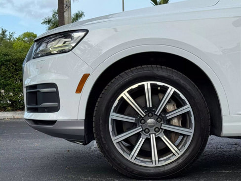 Used 2017 Audi Q7 3.0T Premium Plus w/ Premium Plus Package image 10