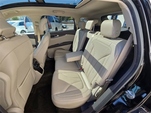 Used 2017 Lincoln MKX Reserve w/ Lincoln MKX Climate Package image 26