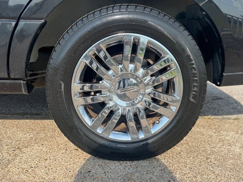 Used 2010 Lincoln Navigator 2WD image 9