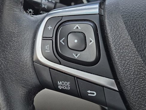 Used 2017 Toyota Camry XLE image 16