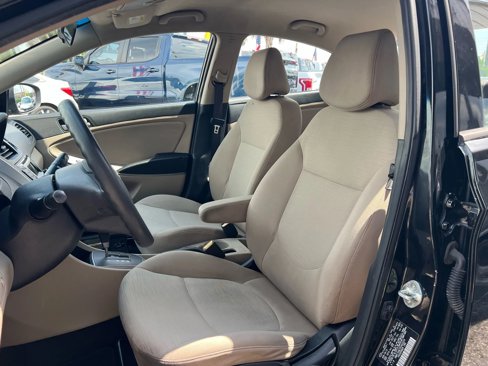 Used 2015 Hyundai Accent GLS image 12
