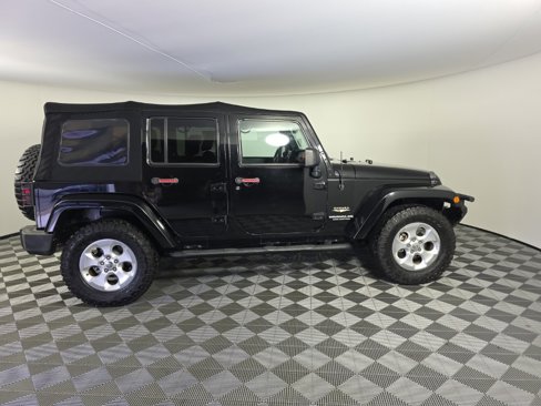 Used 2013 Jeep Wrangler Unlimited Sahara w/ Connectivity Group image 6