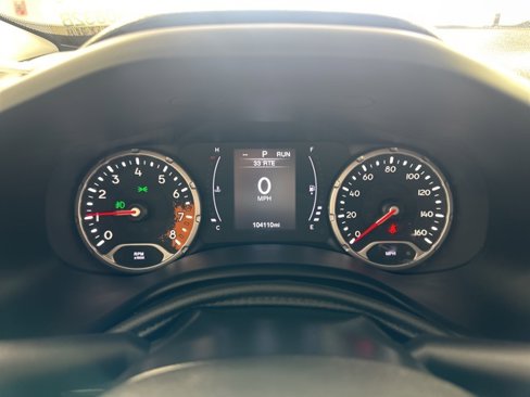 Used 2017 Jeep Renegade Latitude w/ Cold Weather Group image 22