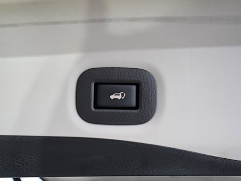 Used 2016 Nissan Rogue SL image 10