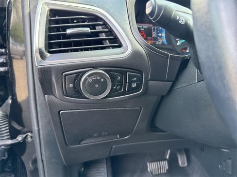 Used 2024 Ford Edge Titanium image 12