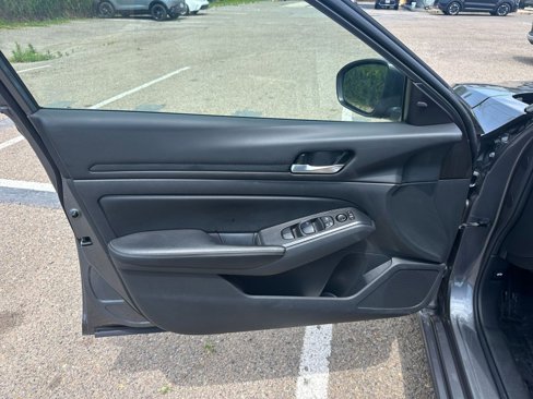 Used 2024 Nissan Altima 2.5 SV image 20