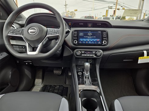 New 2024 Nissan Kicks SR w/ SR Premium Package image 17