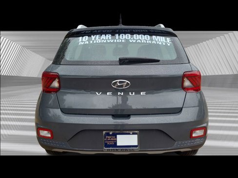 Used 2024 Hyundai Venue Limited image 5