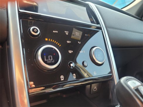 Used 2022 Land Rover Discovery Sport SE image 25