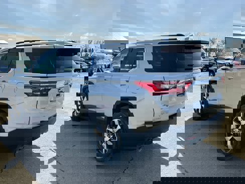 Used 2019 Chevrolet Traverse LT w/ LT Premium Package image 7