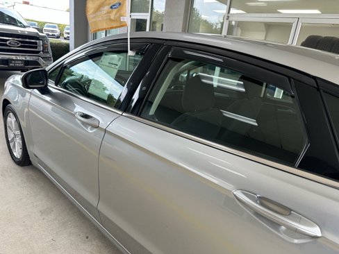 Used 2020 Ford Fusion SE image 13