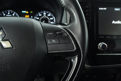 Used 2020 Mitsubishi Outlander SEL image 25