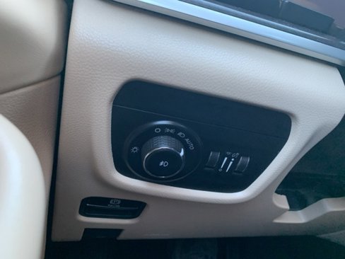 Used 2022 Jeep Grand Cherokee L Limited image 24