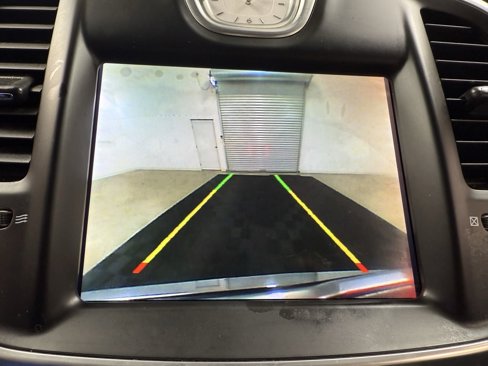 Used 2018 Chrysler 300 Limited image 15