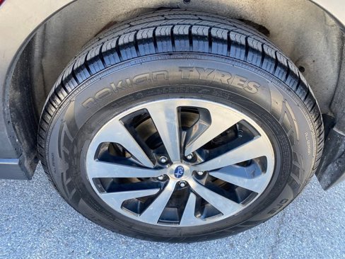 Used 2022 Subaru Outback Premium image 9