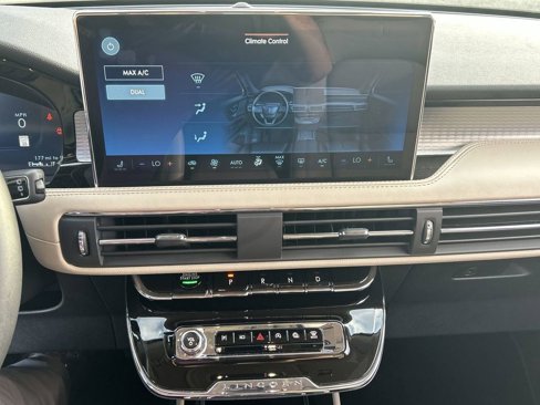 Used 2025 Lincoln Corsair FWD image 64